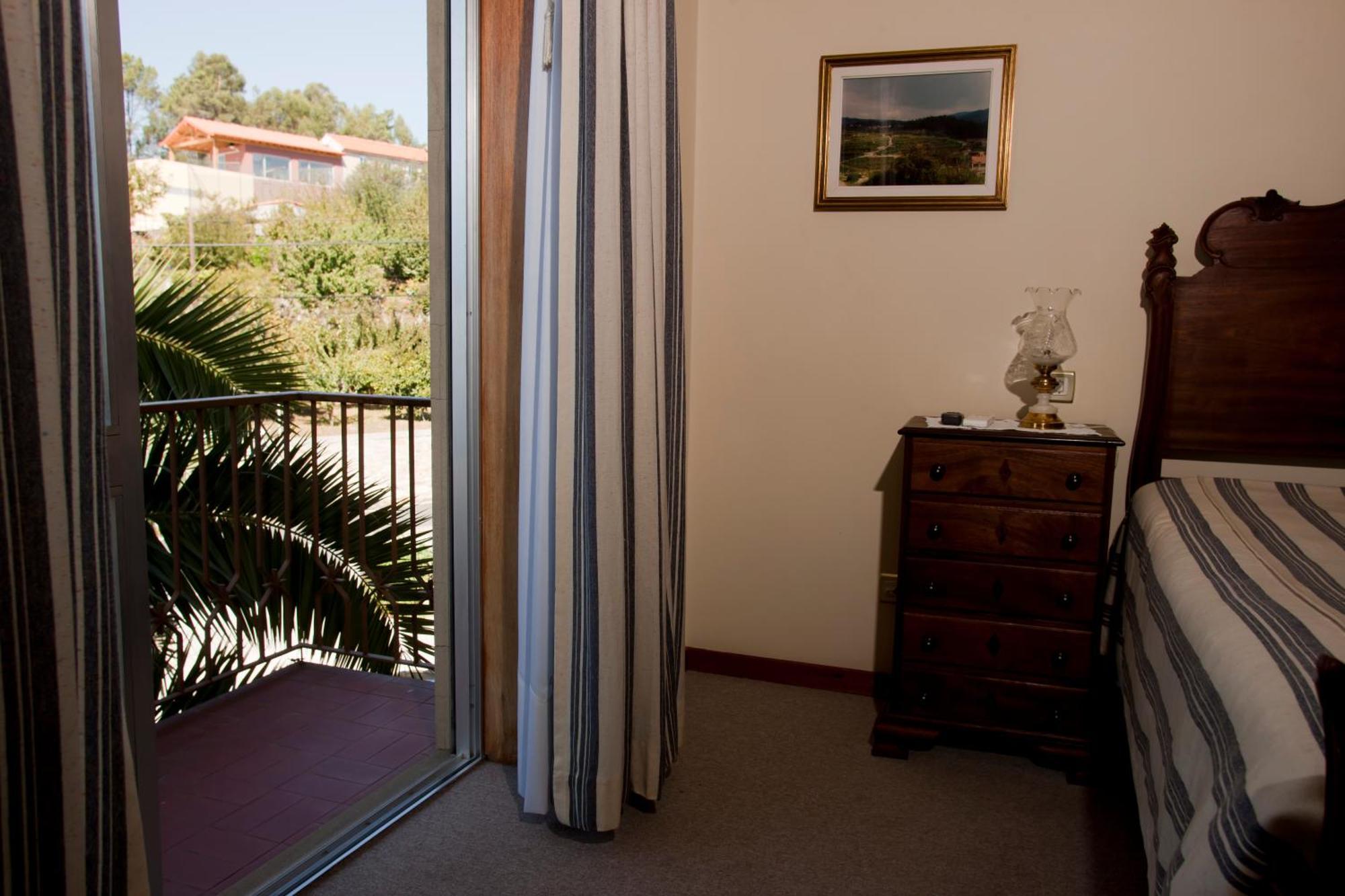 Hotel Pensao Suissa Vale de Cambra Zimmer foto